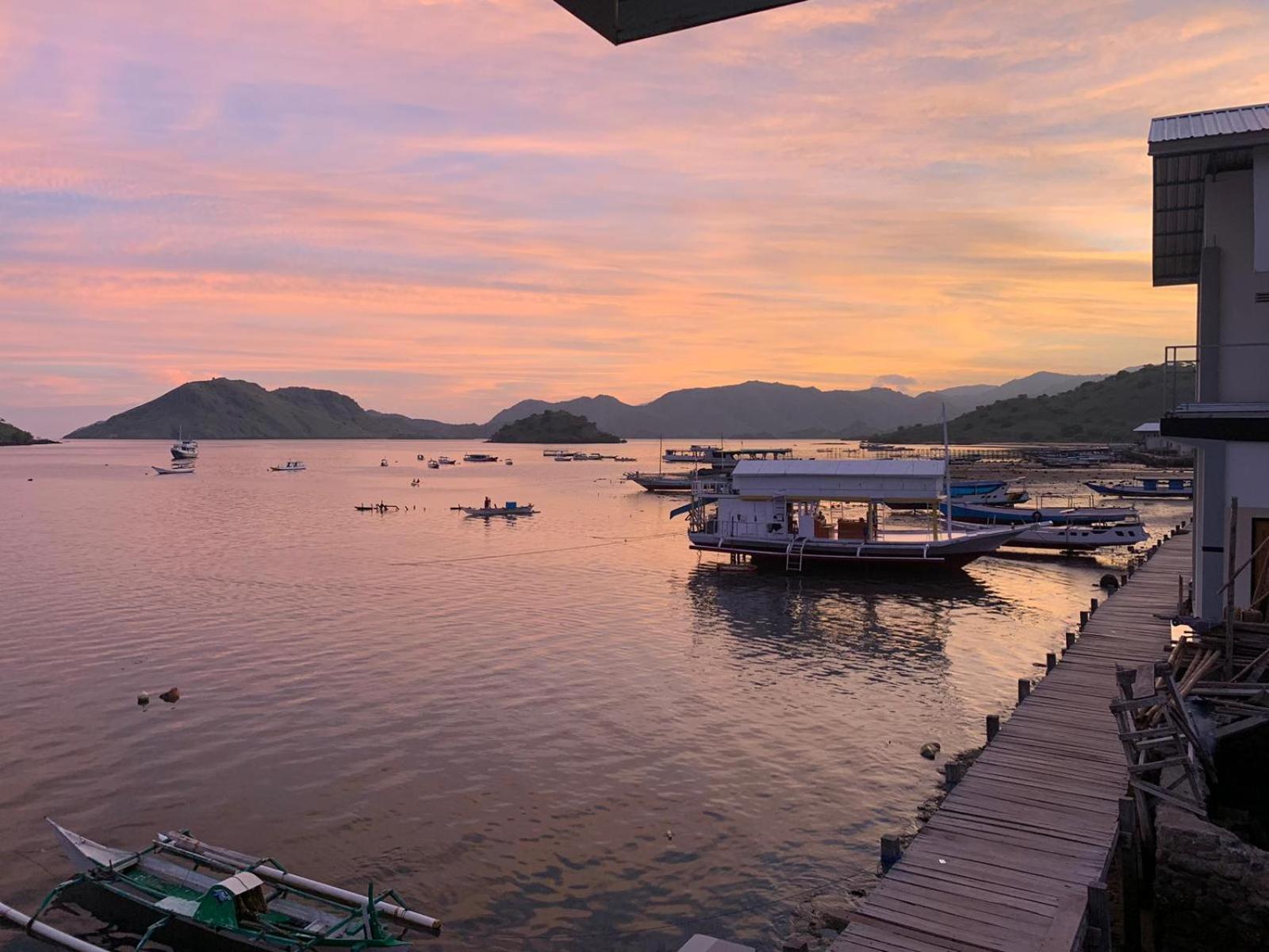 Ora Komodo Home Stay Exterior photo