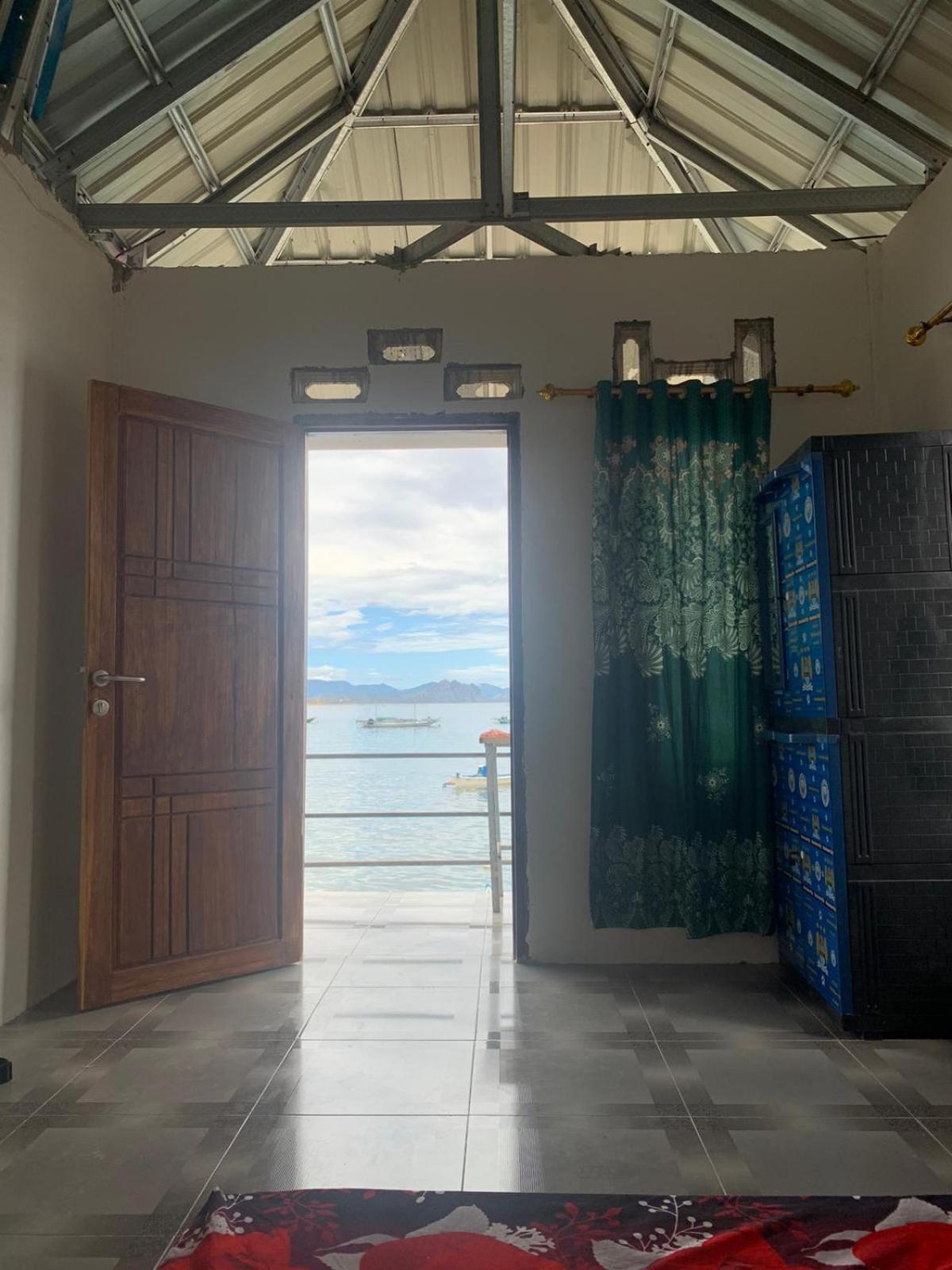 Ora Komodo Home Stay Exterior photo