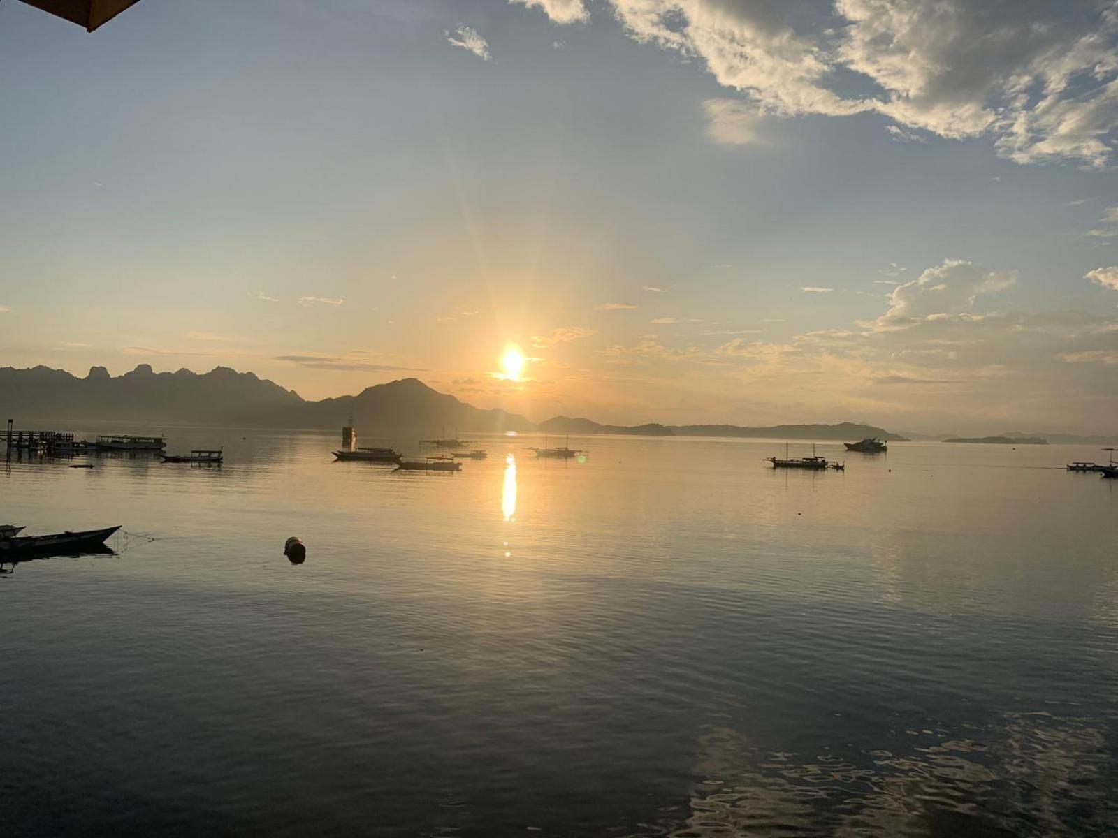 Ora Komodo Home Stay Exterior photo