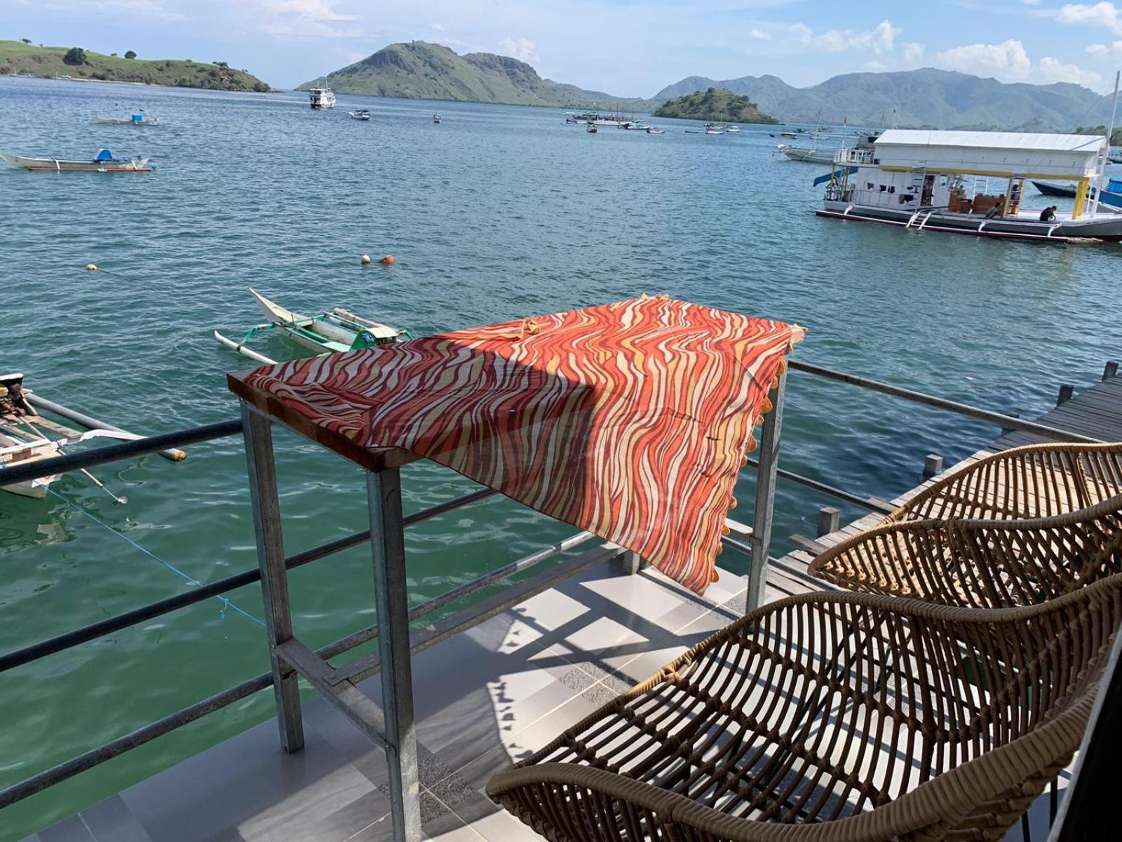 Ora Komodo Home Stay Exterior photo