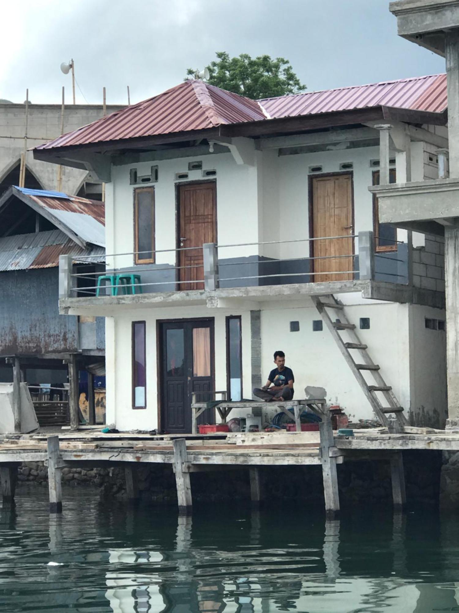 Ora Komodo Home Stay Exterior photo