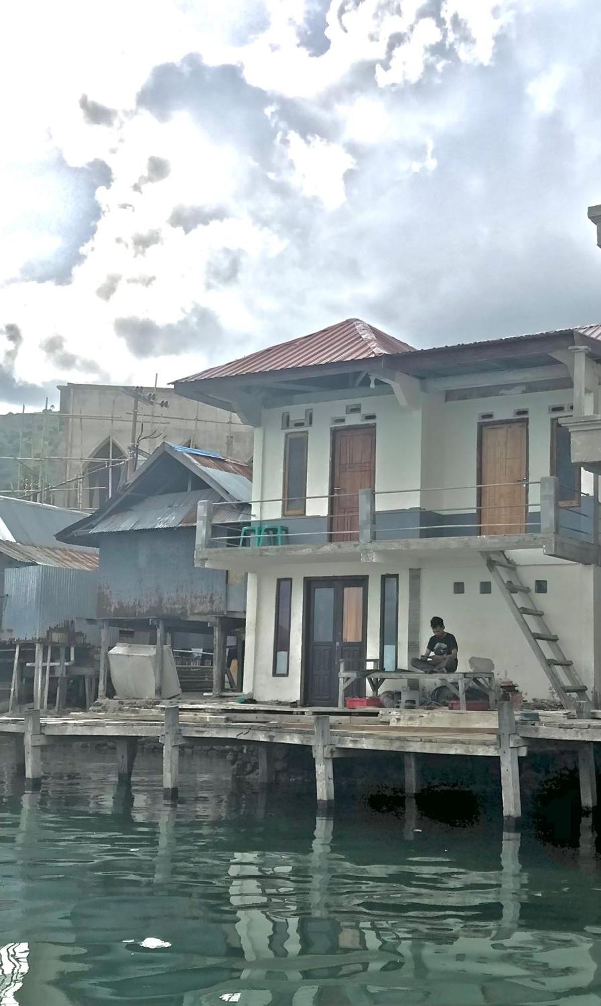 Ora Komodo Home Stay Exterior photo