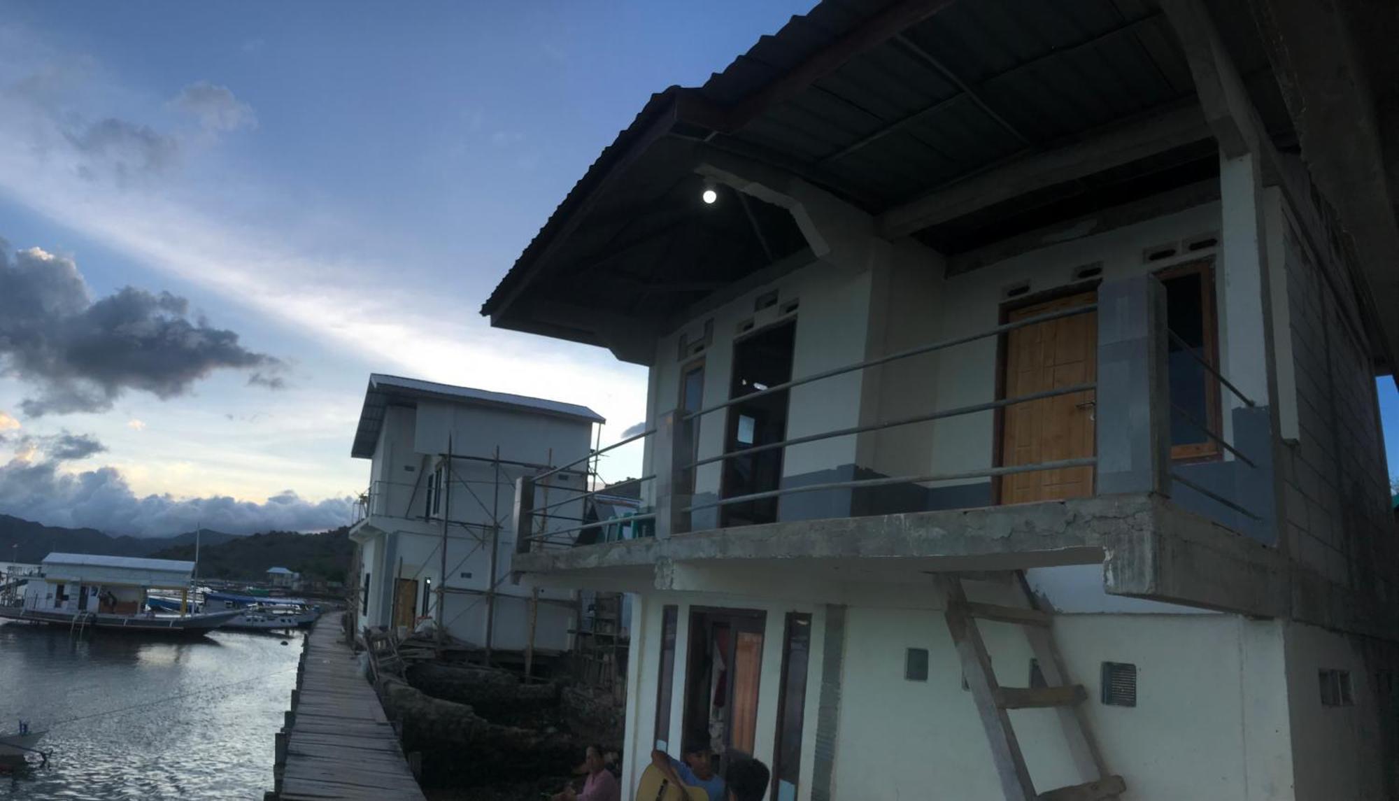 Ora Komodo Home Stay Exterior photo